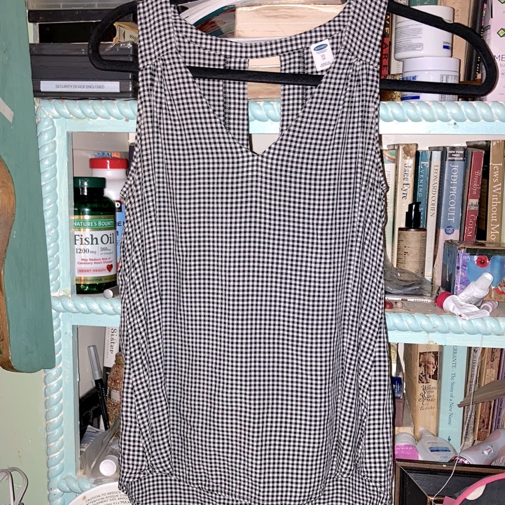 Black gingham sleeveless shirt, peek-a-boo back xs